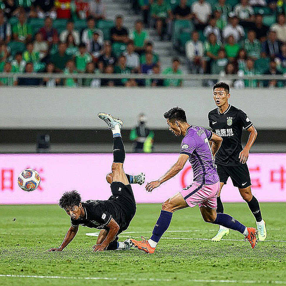 Tám pha cứu thua của Paes, khoảng cách giữa các tuyến và cú lừa 0-0 ở SUGBK