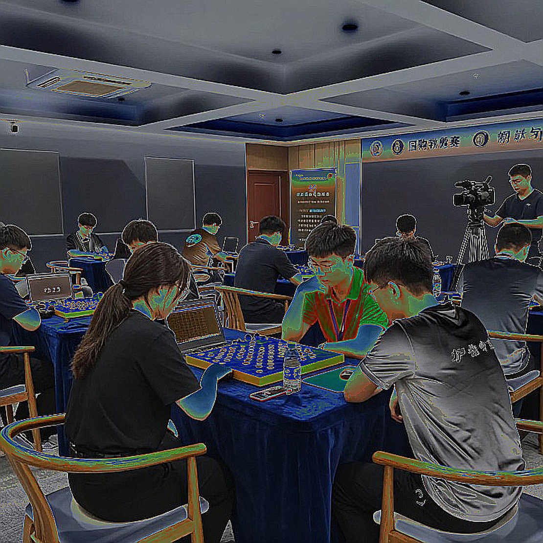 Elon Musk tranh cãi với Chess.com: Cờ vua có thể bị AI giải quyết không?