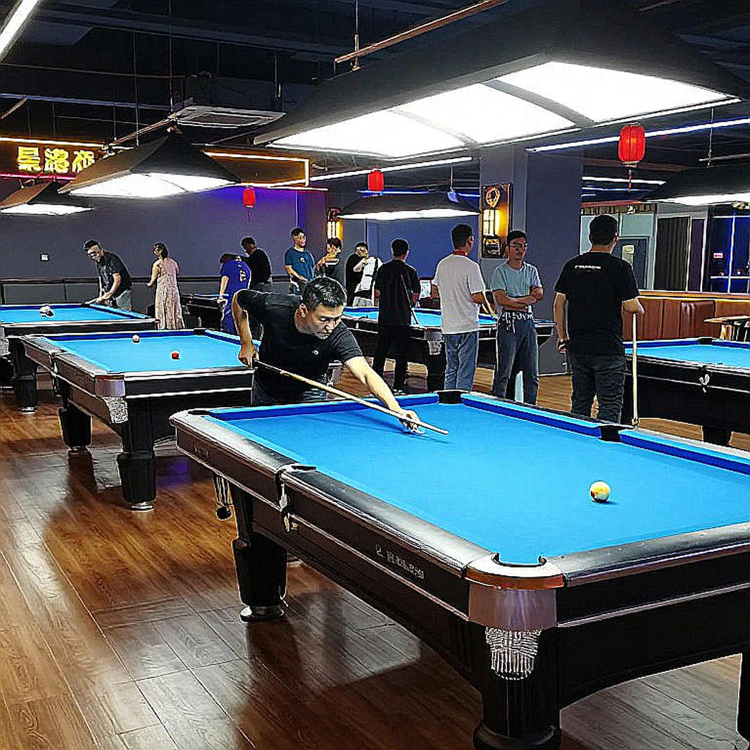 Từ Frankfurt đến Makati: hai người đội trưởng và cuốn sổ chưa ai kiểm toán