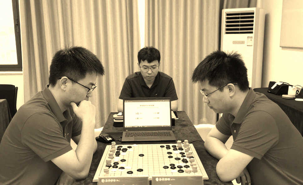 Khi khai cuộc Scotch không còn đáng sợ: Adrian Mikhalchishin và bài học phòng ngự cho quân Đen