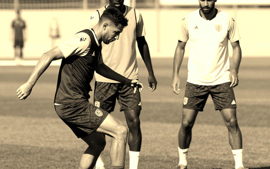 Arda Güler và khoảng trống 52 mét: Khi một tài năng 21 tuổi phải gánh cả một nền bóng đá