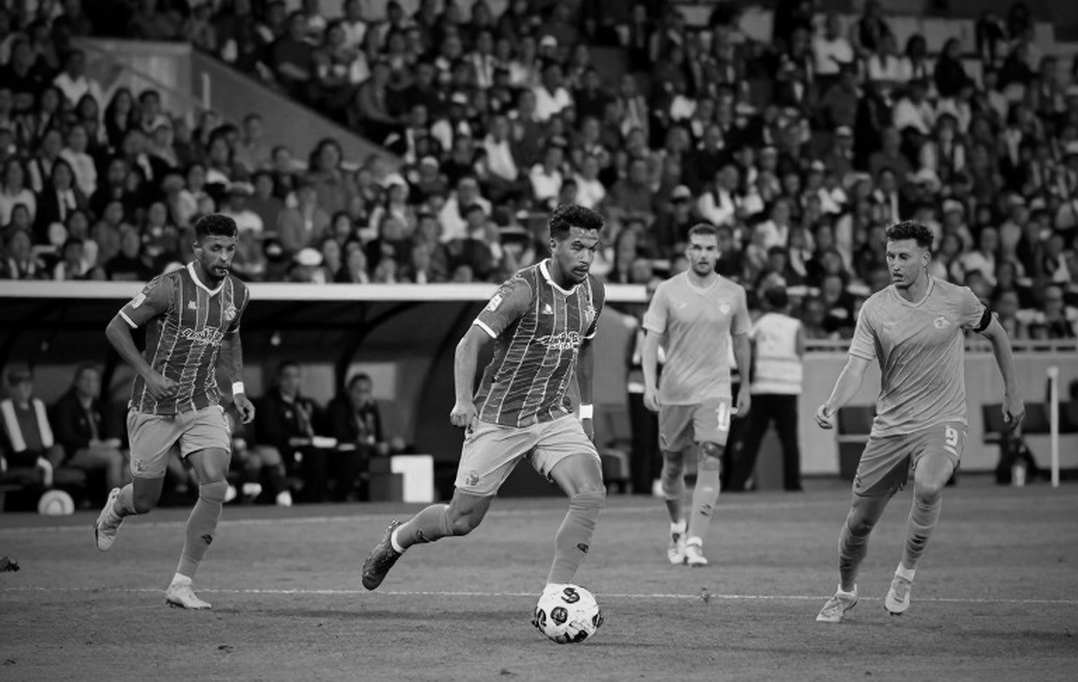 Ajax và câu chuyện Ouazane: Khi tiền không mua được sự sắc bén
