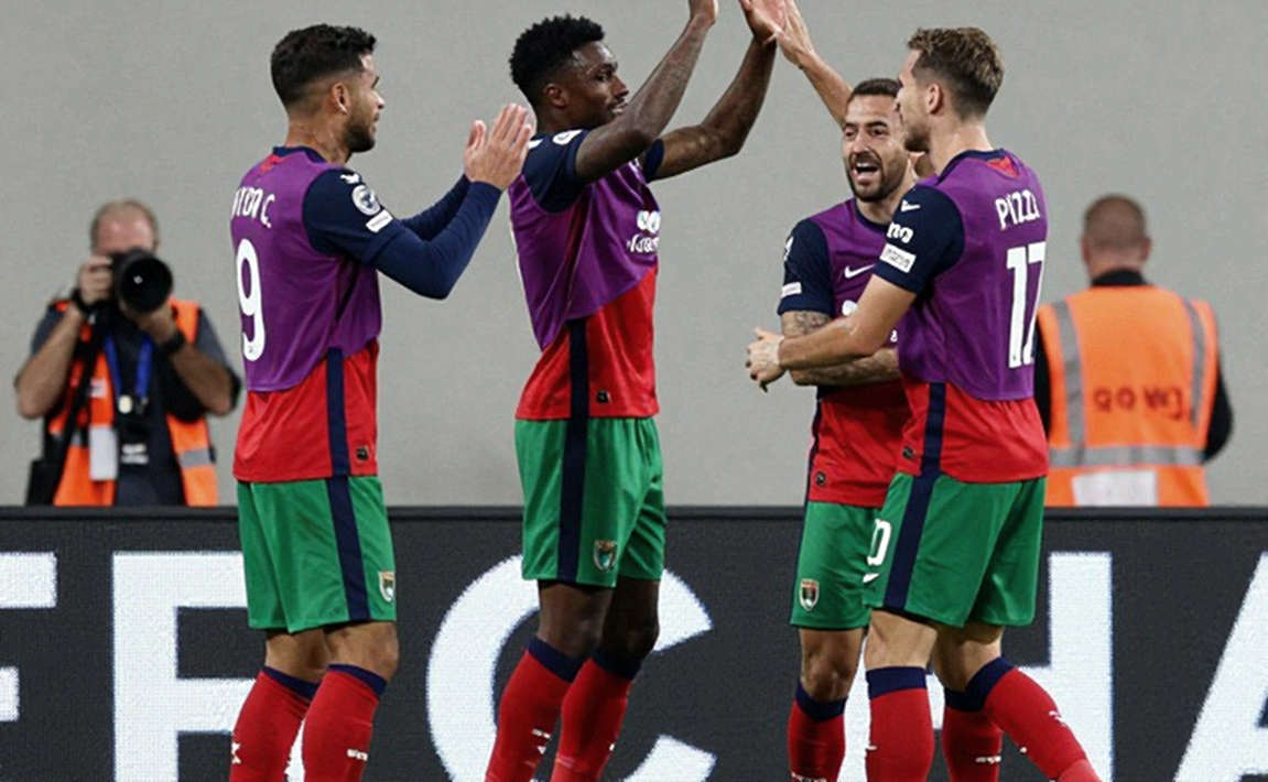 Brentford, Gtech và phép thử va chạm đầu tiên của Jeremy Jacquet