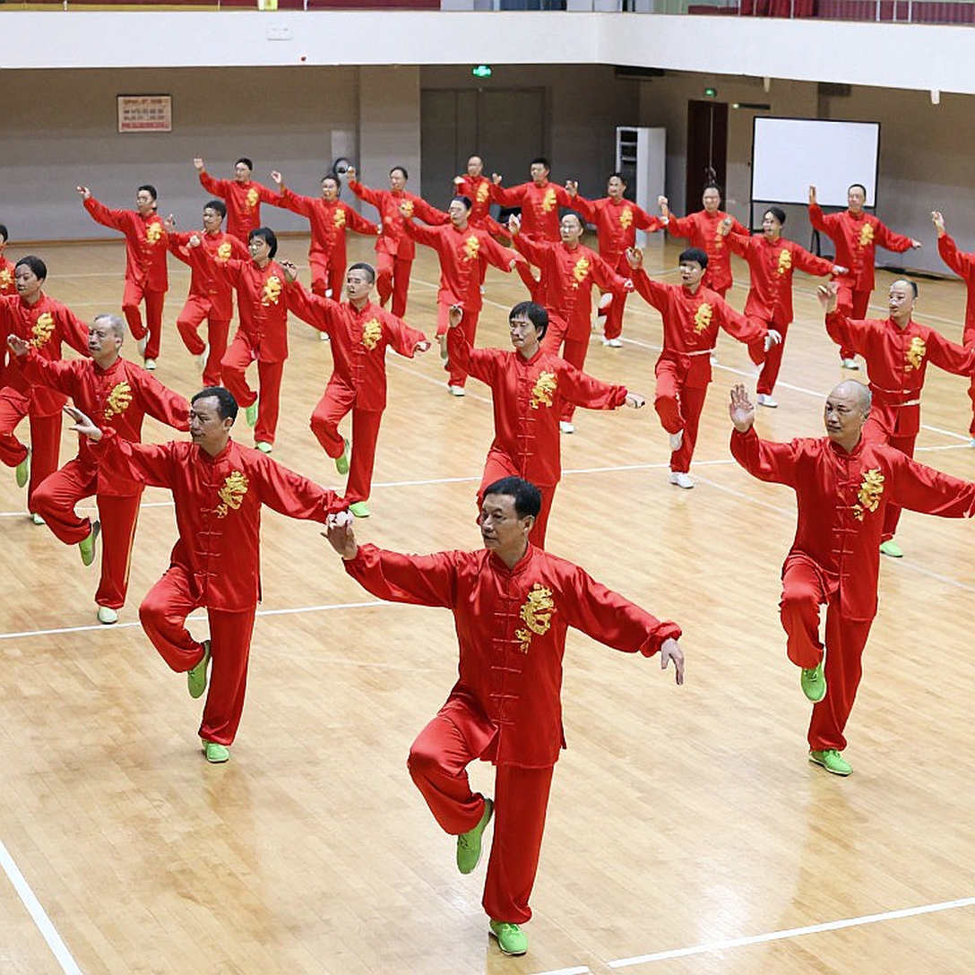 Bi kịch chuyển nhượng: Đội tuyển bóng chuyền nữ Việt Nam và bài toán 12 người tại Asiad 20