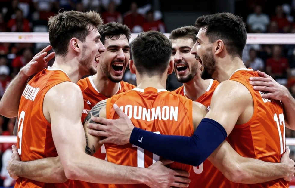 Thổ Nhĩ Kỳ thắng Serbia 3-0 tại bán kết EuroVolley 2026: Vũ khí giao bóng và hàng chắn đưa người Thổ tới Olympic 2028
