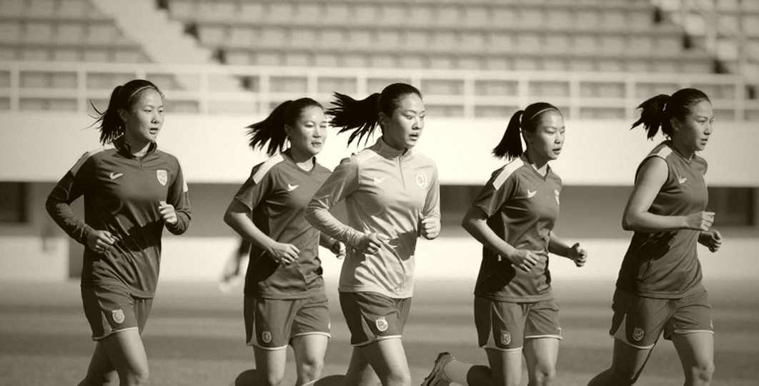 Chiếc ghế trợ lý thứ tư của ông Kim Sang-sik và cái bóng Park Ji-sung