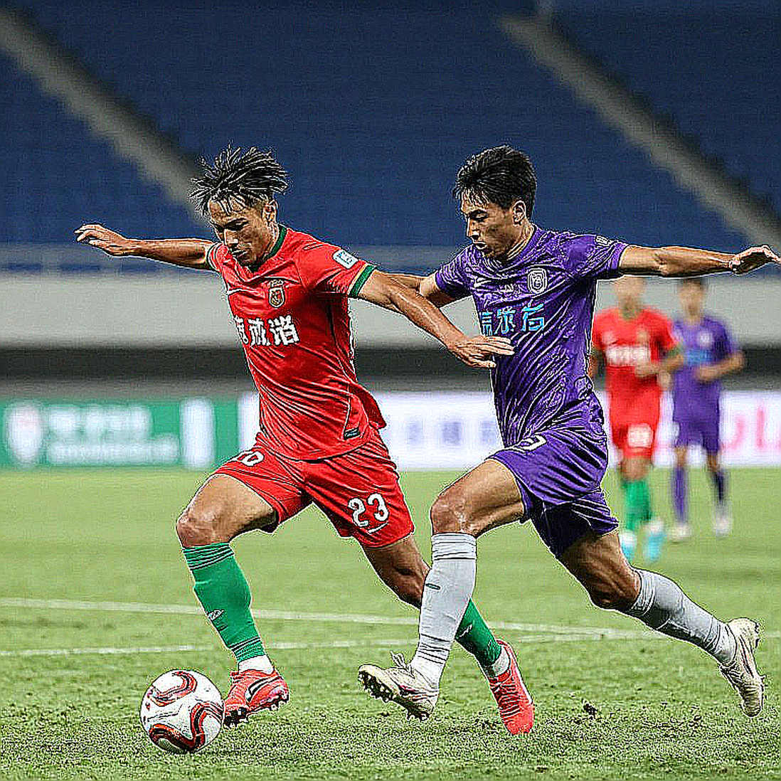 Adou Minh and Williams Minh Hoang: Two Pieces for Vietnam's Three-Centre-Back Labyrinth Adou Minh and Williams Minh Hoang: Two Pieces for Vietnam's Three-Centre-Back Labyrinth