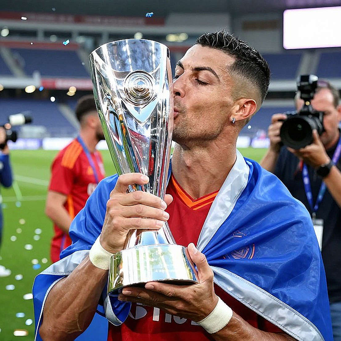Messi, cột mốc 100 bàn và tiếng ồn không thuộc về trận đấu Messi, cột mốc 100 bàn và tiếng ồn không thuộc về trận đấu