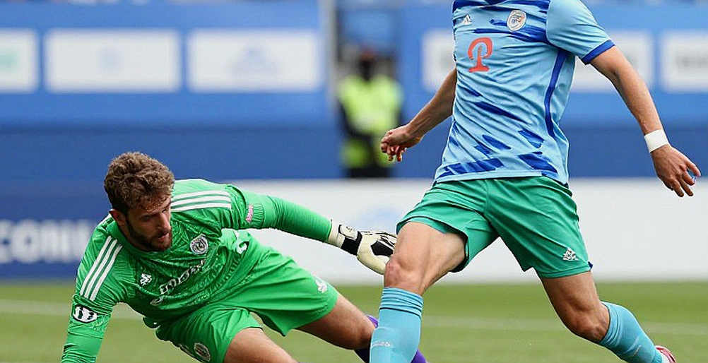 Trọng tài bỏ sót thẻ đỏ ở V-League: Mắt xích yếu của một dây chuyền kiểm soát Trọng tài bỏ sót thẻ đỏ ở V-League: Mắt xích yếu của một dây chuyền kiểm soát