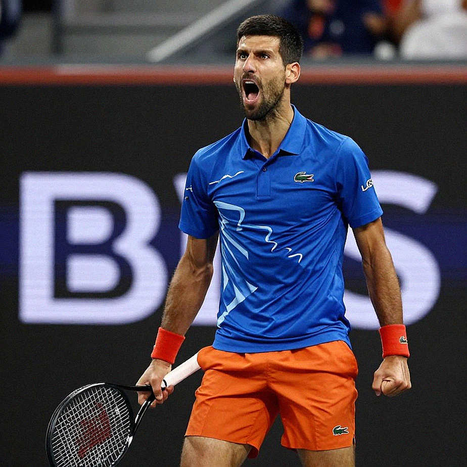 Quả bóng bay vào khán đài: Khoảnh khắc Daniil Medvedev bị truất quyền thi đấu ở China Open