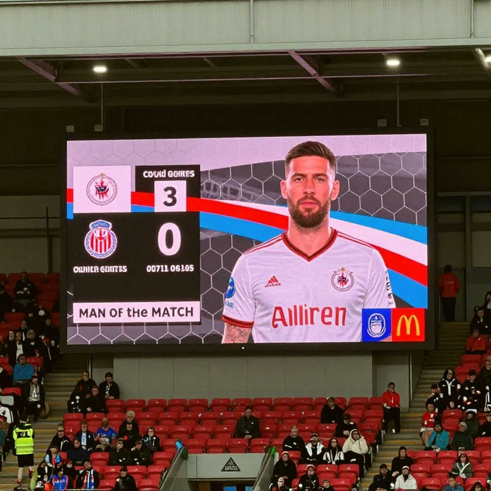 Van Hecke chấn thương bàn chân: Tottenham chạm đáy và cái giá của một ý tưởng chưa hoàn thiện